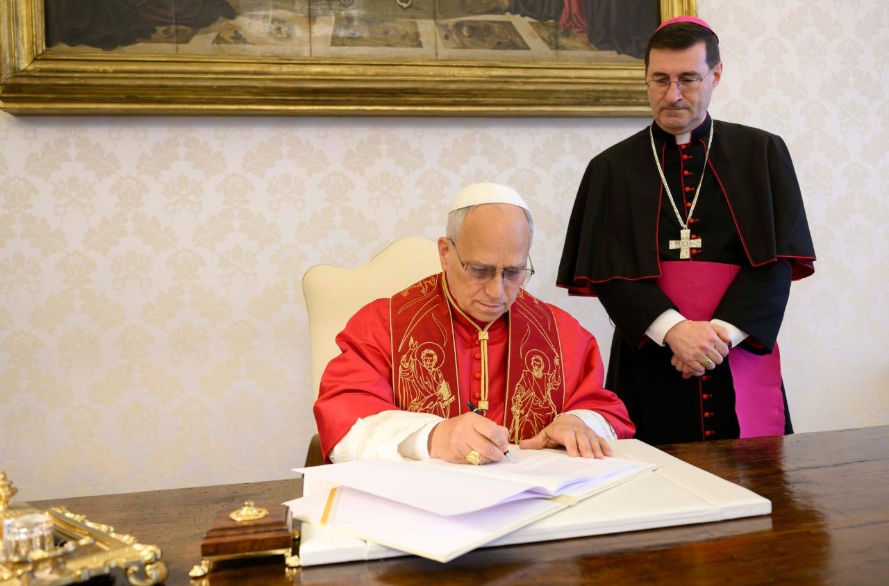 Encyklika Magnifica Humanitas Ojca Świętego Leona XIV, o trośce o osobę ludzką w dobie sztucznej inteligencji.